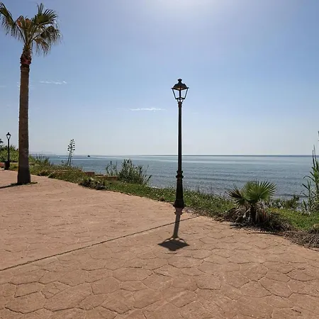 Exclusive Frontline Penthouse Сasa de vacaciones Estepona