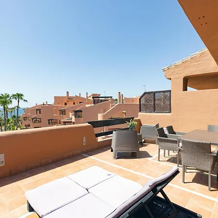 Exclusive Frontline Penthouse * Estepona