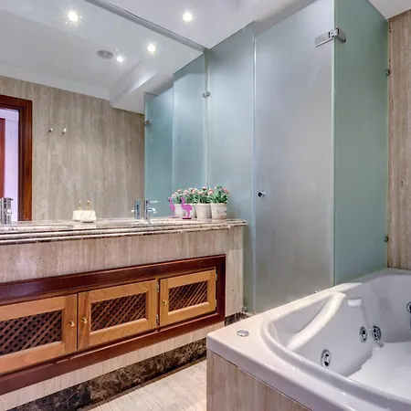 Дом отдыха Exclusive Frontline Penthouse *